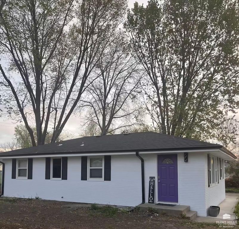 818 Tuttle Street, Manhattan, KS 66502