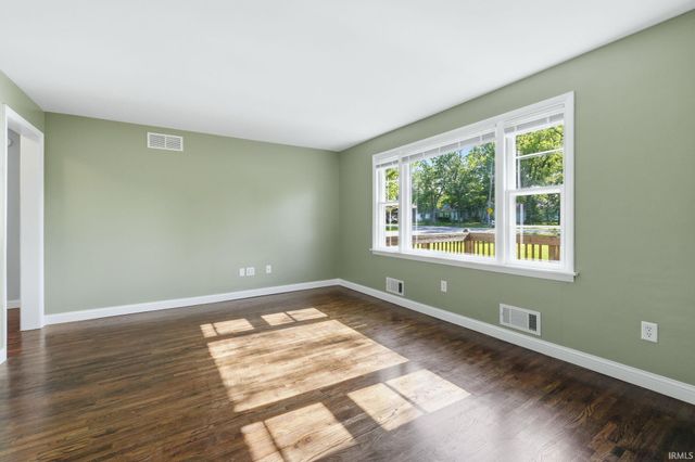 1829 Neuhaus Drive, Fort Wayne, IN 46808