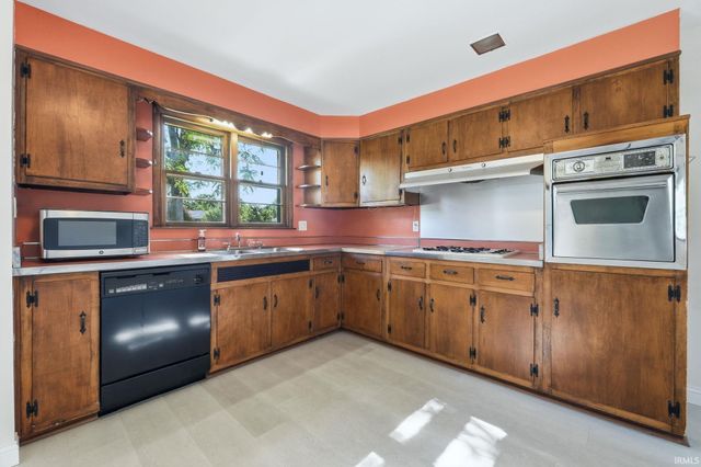 1829 Neuhaus Drive, Fort Wayne, IN 46808