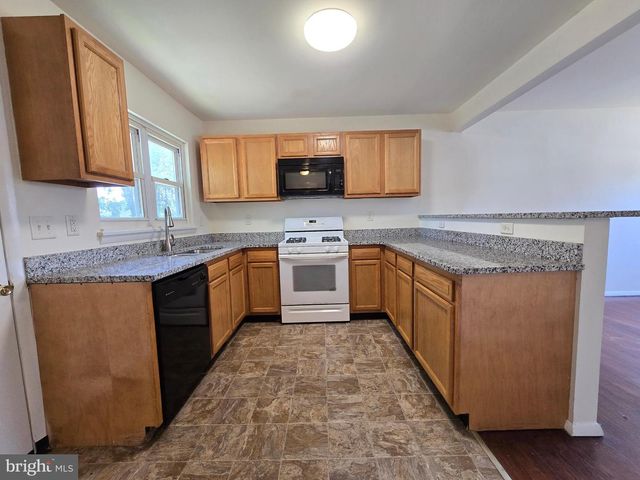 11 GLENWOOD DR, Dover, DE 19904