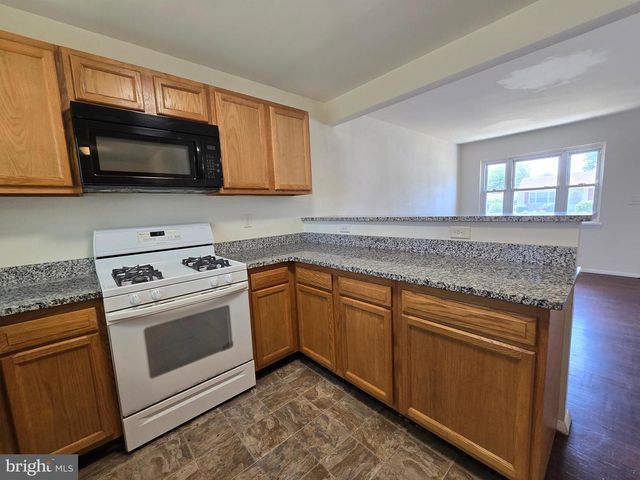 11 GLENWOOD DR, Dover, DE 19904