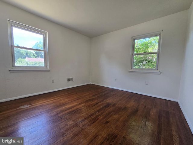 11 GLENWOOD DR, Dover, DE 19904