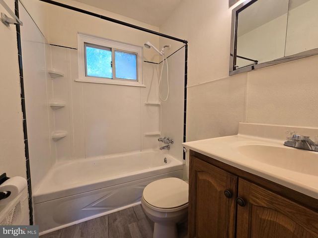 11 GLENWOOD DR, Dover, DE 19904