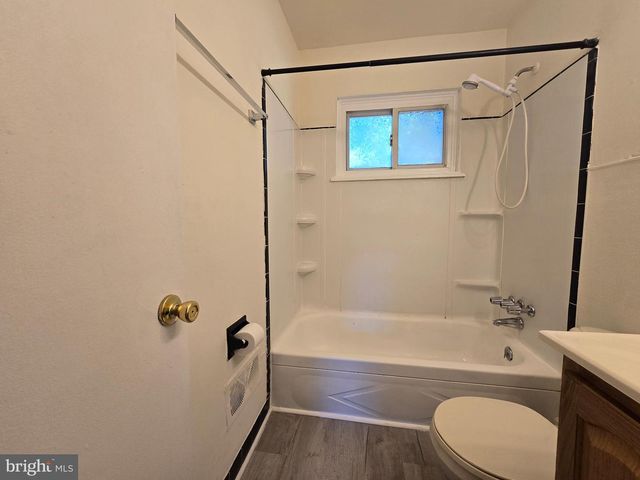 11 GLENWOOD DR, Dover, DE 19904