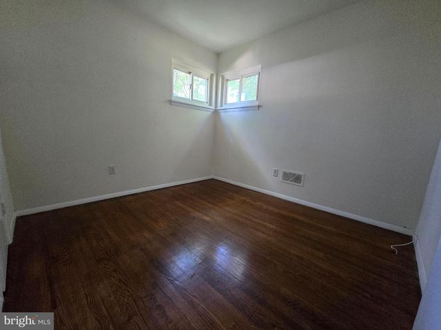 11 GLENWOOD DR, Dover, DE 19904