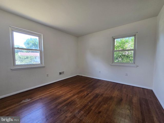11 GLENWOOD DR, Dover, DE 19904