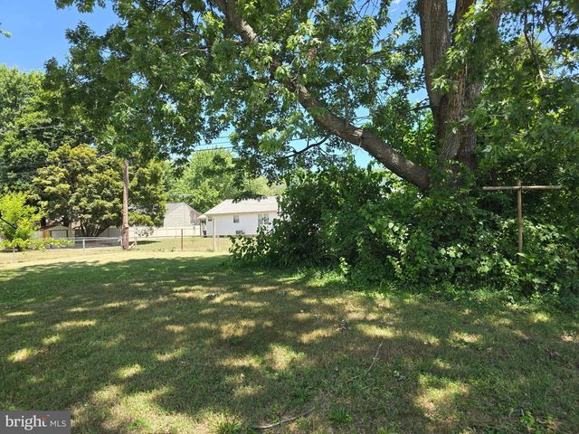 11 GLENWOOD DR, Dover, DE 19904