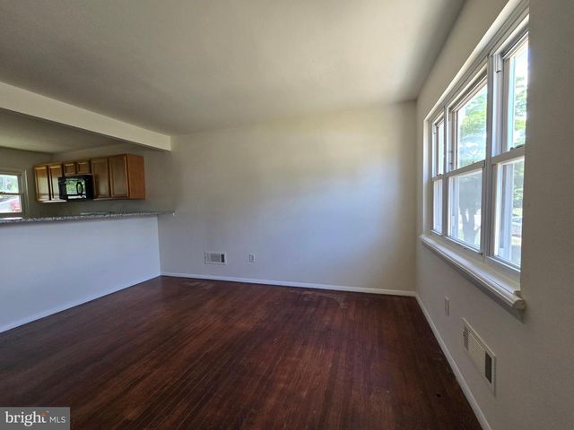 11 GLENWOOD DR, Dover, DE 19904
