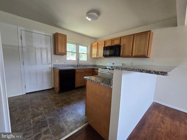11 GLENWOOD DR, Dover, DE 19904