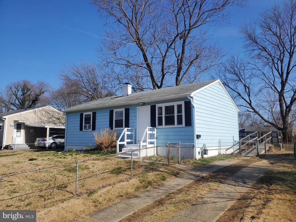 11 GLENWOOD DR, Dover, DE 19904