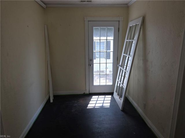 818 Hughes AVE, Chesapeake, VA 23324