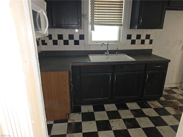 818 Hughes AVE, Chesapeake, VA 23324