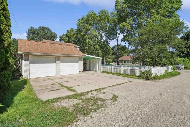 1001 Kimball Avenue, Waterloo, IA 50702