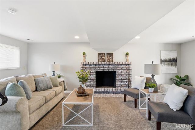 4636 Mehl Avenue, St Louis, MO 63129