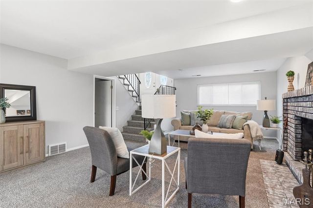 4636 Mehl Avenue, St Louis, MO 63129