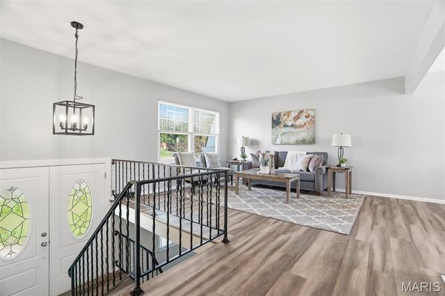 4636 Mehl Avenue, St Louis, MO 63129