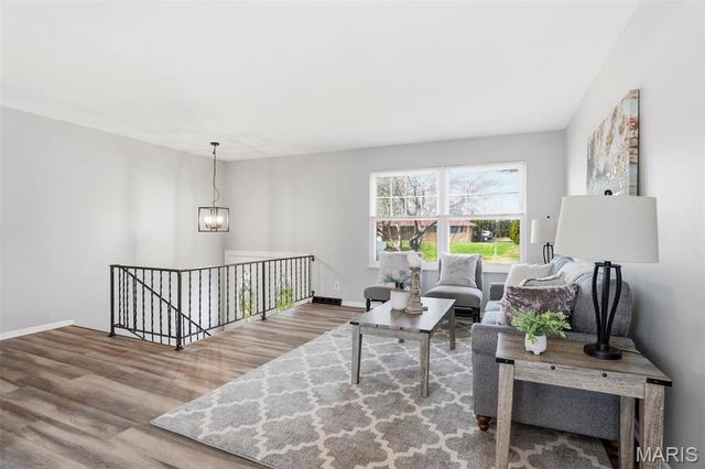 4636 Mehl Avenue, St Louis, MO 63129