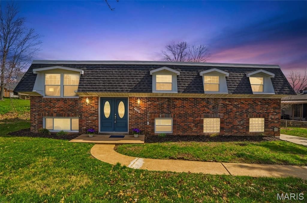 4636 Mehl Avenue, St Louis, MO 63129