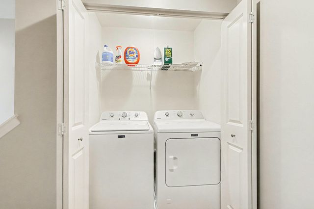 8690 Larkspur Lane, St. John, IN 46373