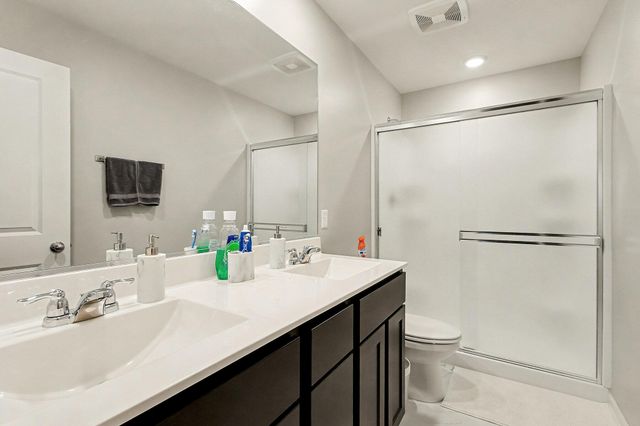 8690 Larkspur Lane, St. John, IN 46373