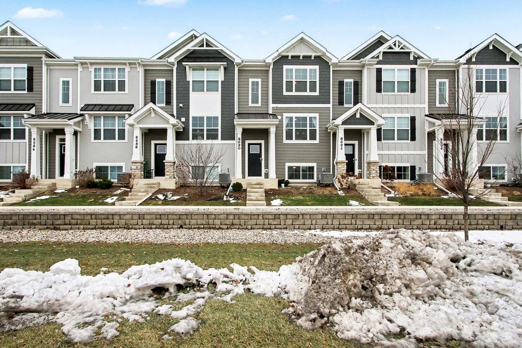 8690 Larkspur Lane, St. John, IN 46373