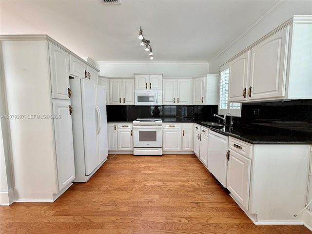1135 Cliffrose Street, Hollywood, FL 33019