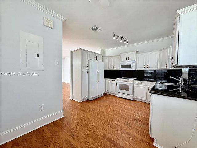 1135 Cliffrose Street, Hollywood, FL 33019