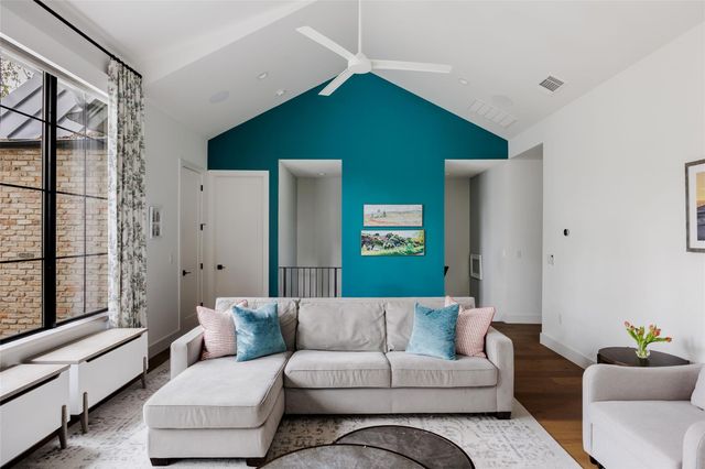2311 Westoak DR, Austin, TX 78704