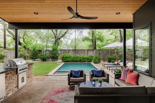 2311 Westoak DR, Austin, TX 78704