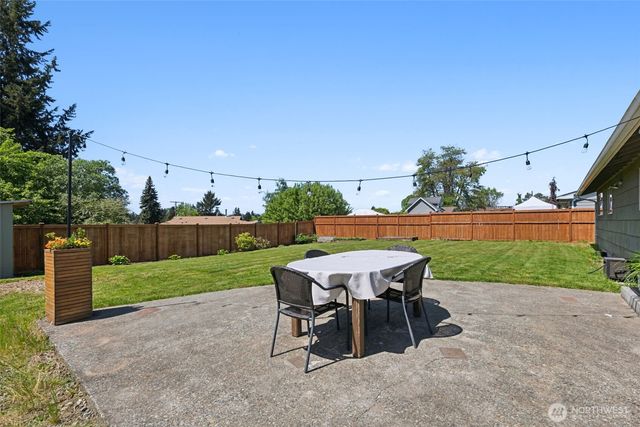 17035 128th Avenue SE, Renton, WA 98058