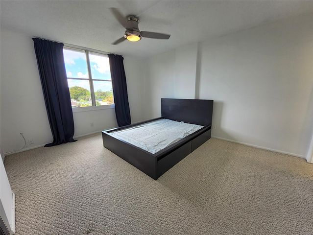 112 Royal Park Drive 4F, Oakland Park, FL 33309