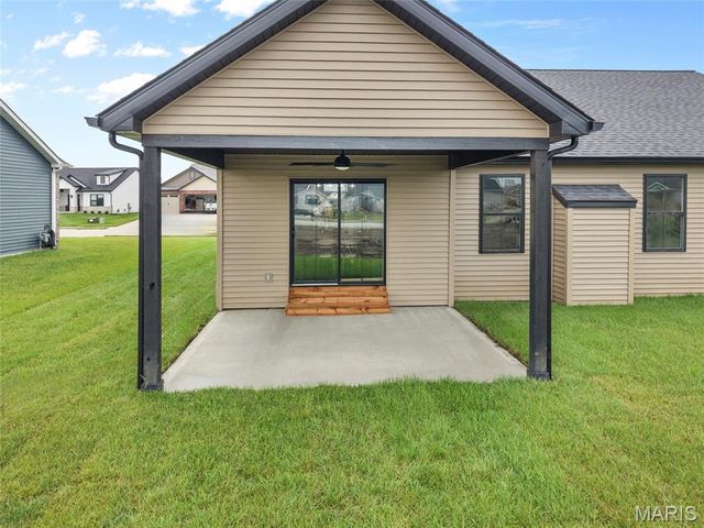 316 Rumsfeld Drive, Troy, IL 62294