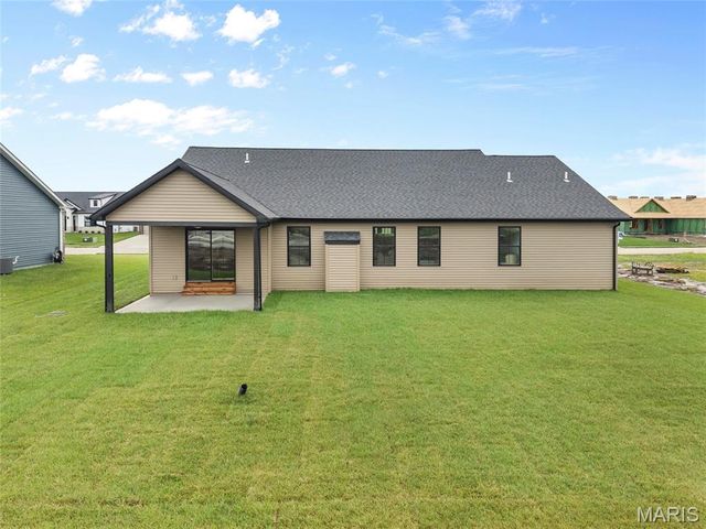 316 Rumsfeld Drive, Troy, IL 62294