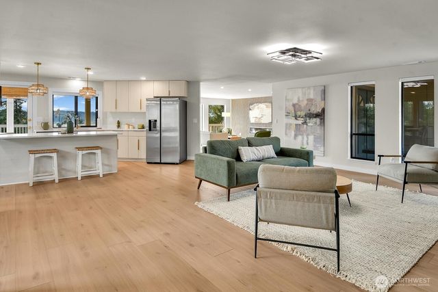 10702 SE 318th Place, Auburn, WA 98092