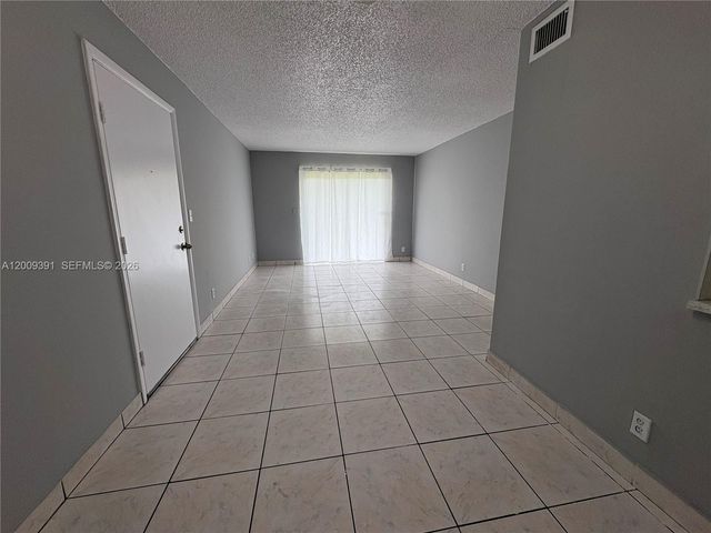 1798 Abbey Rd 107, West Palm Beach, FL 33415