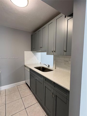 1798 Abbey Rd 107, West Palm Beach, FL 33415