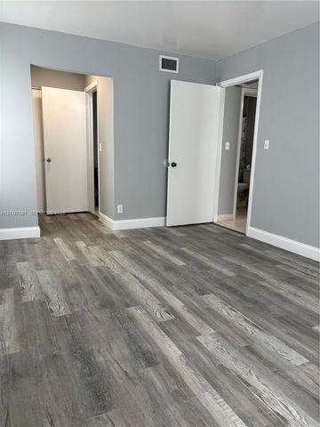 1798 Abbey Rd 107, West Palm Beach, FL 33415
