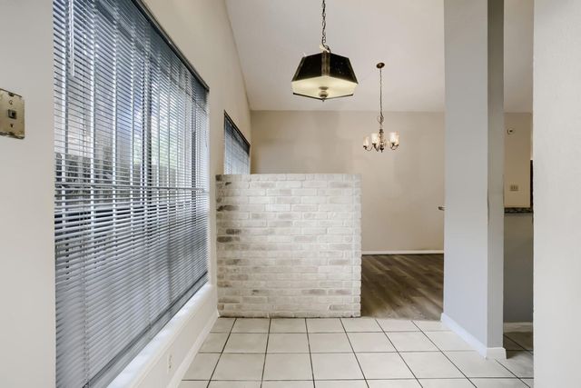 10103 Inwood Shadows Street, Houston, TX 77088