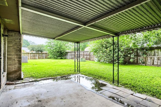 10103 Inwood Shadows Street, Houston, TX 77088
