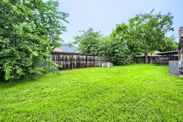 10103 Inwood Shadows Street, Houston, TX 77088