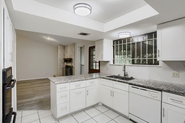 10103 Inwood Shadows Street, Houston, TX 77088