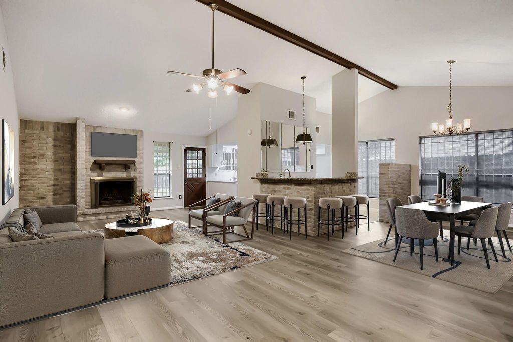 10103 Inwood Shadows Street, Houston, TX 77088