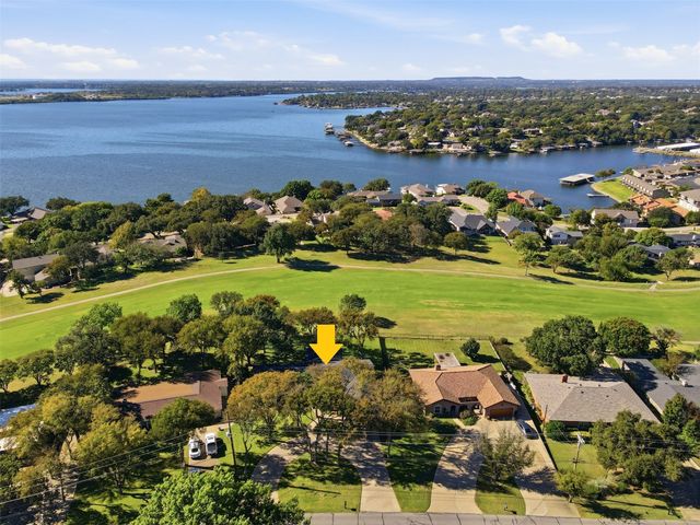 4017 Fairway Drive, Granbury, TX 76049