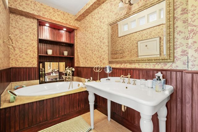290 Commonwealth Ave 9, Boston, MA 02115