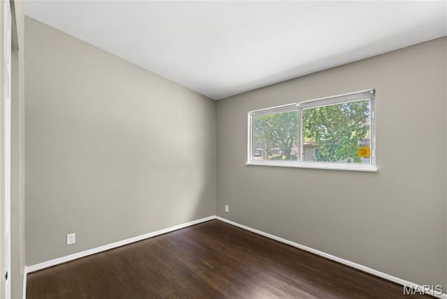 1105 Apache Drive, Florissant, MO 63033