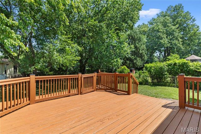 1105 Apache Drive, Florissant, MO 63033