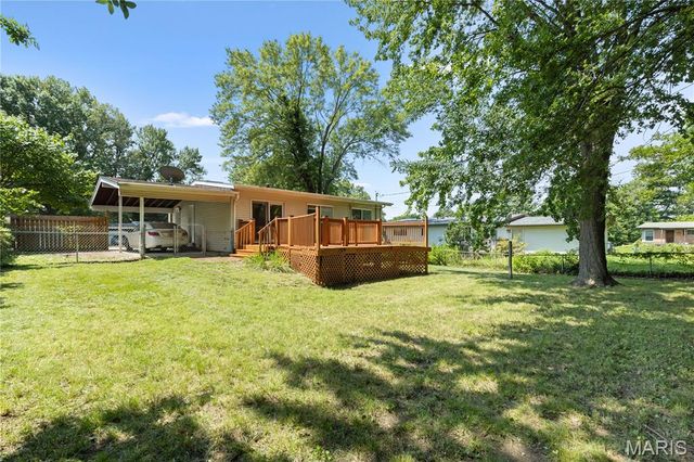 1105 Apache Drive, Florissant, MO 63033