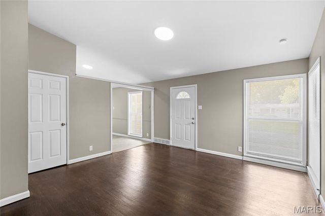 1105 Apache Drive, Florissant, MO 63033