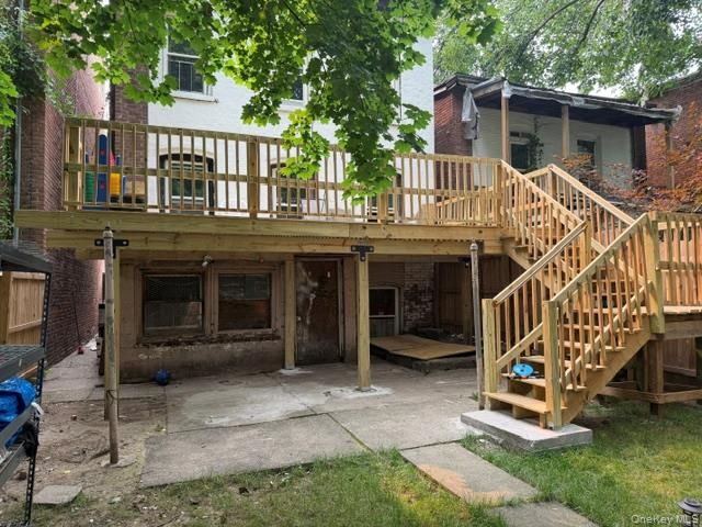 42 Carpenter Avenue, Newburgh, NY 12550