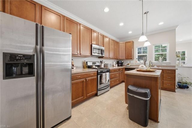 1916 Orangewood RD, Chesapeake, VA 23323
